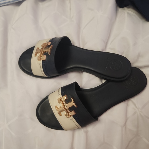 Tory Burch Everly Slide Navy and Cream sz 6 - Picture 2 of 4
